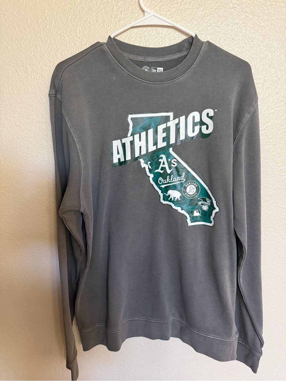 New Era Oakland Athletics A’s MLB Crewneck Sweatshirt Gray Medium